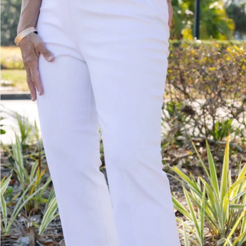 SPANX White kick Flare Women's Pants cropped Size Large NWT
